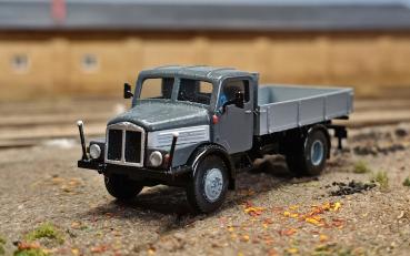 Preview: S4000-1 Pritsche normal erhöhte Vorderwand